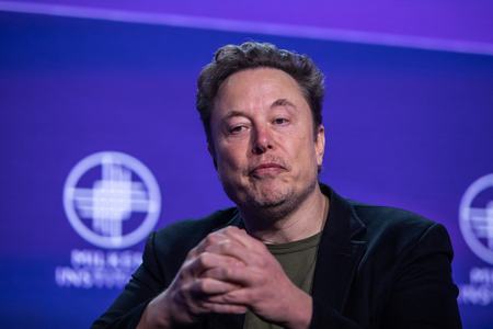 米実業家イーロン・マスク氏＝５月６日、カリフォルニア州ビバリーヒルズ（ＡＦＰ時事）