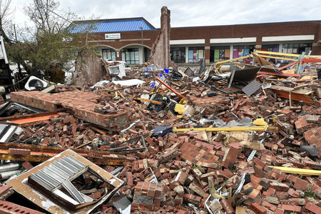 大型ハリケーン「ヘリーン」による暴風雨で被災した現場＝９月２７日、米南部ノースカロライナ州（地元当局が２９日提供）（ＥＰＡ時事）