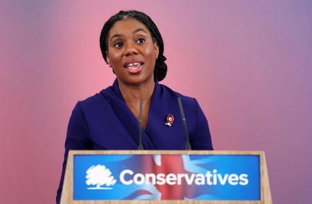 2日、英保守党の新党首に選出され、ロンドンで演説するベーデノック前ビジネス貿易相(EPA時事)