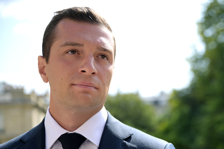 フランスの極右政党・国民連合(RN)のバルデラ党首=8月26日、パリ(AFP時事)