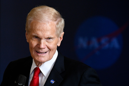 米航空宇宙局(NASA)のネルソン長官=10月21日、ブルガリア・ソフィア(AFP時事)