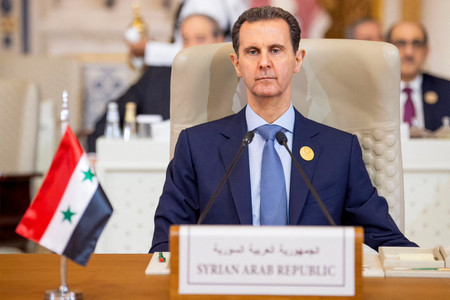 シリアのアサド大統領=2023年11月、リヤド(サウジアラビア国営サウジ通信配信・AFP時事)