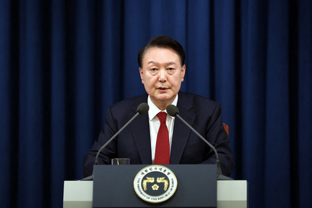 非常戒厳を宣言する韓国の尹錫悦大統領=3日、ソウル(大統領府提供)(AFP時事)