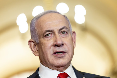 イスラエルのネタニヤフ首相=7日、ワシントン(EPA時事)