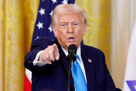 トランプ米大統領=4日、ワシントン(AFP時事)