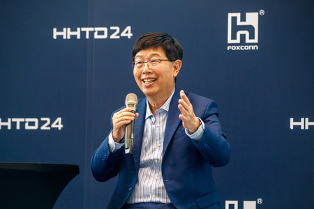 鴻海(ホンハイ)精密工業の劉揚偉会長(EPA時事)