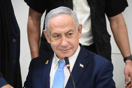 イスラエルのネタニヤフ首相=12日、テルアビブ(EPA時事)