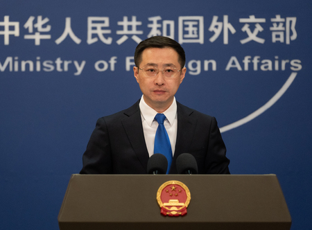 中国外務省の林剣副報道局長=2月24日、北京(EPA時事)
