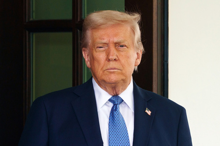 トランプ米大統領=24日、ワシントン(EPA時事)