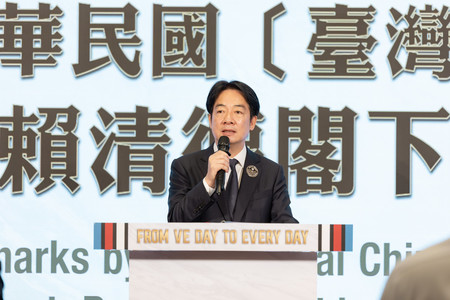 8日、台北で演説する台湾の頼清徳総統(総統府提供・時事)
