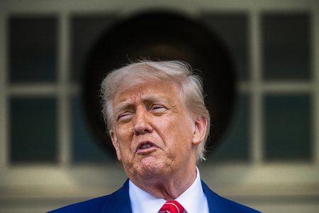 トランプ米大統領=8日、ワシントン(AFP時事)