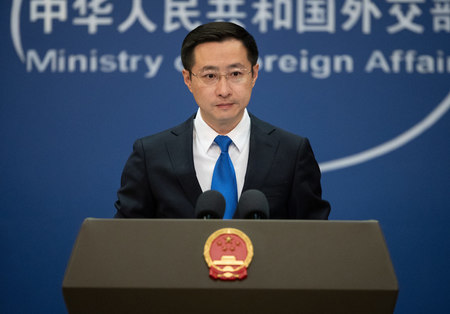中国外務省の林剣副報道局長=7日、北京(EPA時事)