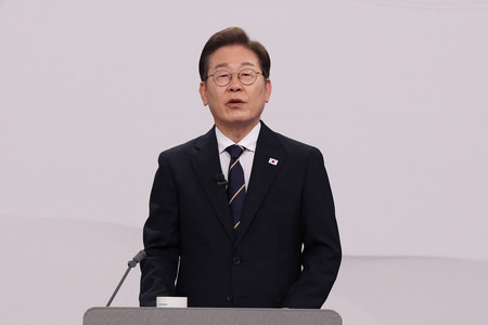 韓国の革新系最大野党「共に民主党」の李在明前代表=18日、ソウル(AFP時事)