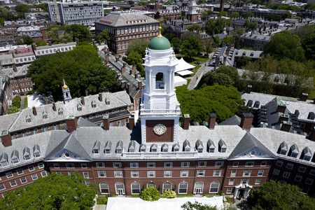 ハーバード大学＝２７日、米東部マサチューセッツ州ケンブリッジ（ＥＰＡ時事）