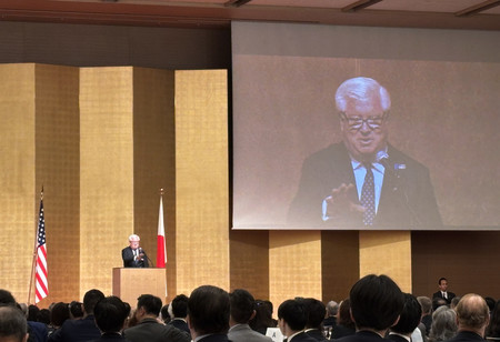 スピーチするグラス駐日米大使=6日、東京都港区