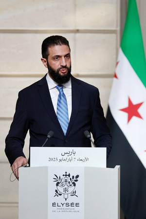 シリアのシャラア暫定大統領=5月7日、パリ(EPA時事)