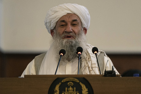 アフガニスタンのイスラム主義組織タリバン暫定政権のアフンド首相=2022年8月、カブール(AFP時事)