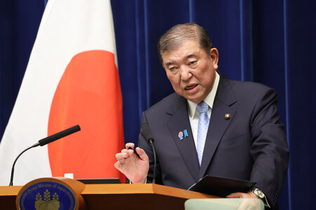 記者会見する石破茂首相＝２３日午後、首相官邸