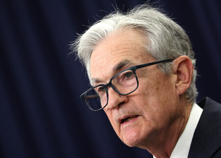 米連邦準備制度理事会のパウエル議長＝１８日、ワシントン（ＡＦＰ時事）