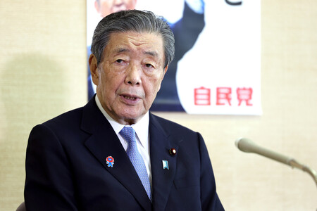 インタビューに答える自民党の森山裕幹事長＝２６日午前、東京・永田町の同党本部
