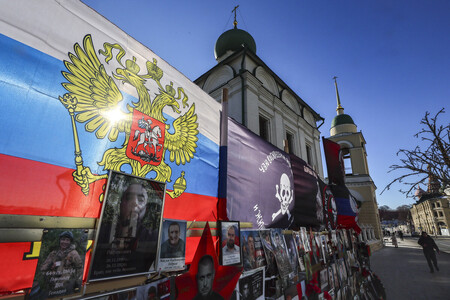 死亡したロシアの民間軍事会社「ワグネル」戦闘員を弔う仮設の慰霊所=2月24日、モスクワ(EPA時事)