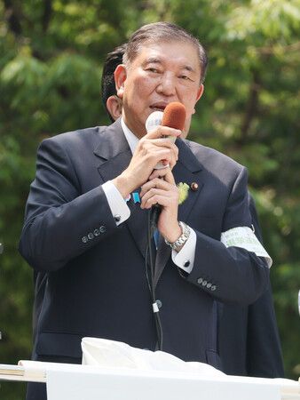 参院選が公示され、第一声を上げる自民党総裁の石破茂首相＝３日午前、神戸市中央区