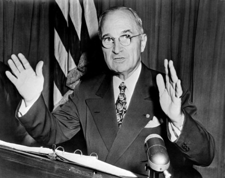 トルーマン元米大統領=1950年9月、場所不明(AFP時事)