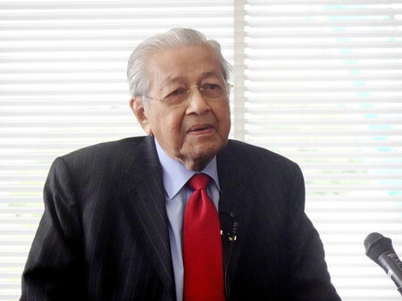 マレーシアのマハティール元首相=5月26日、京都市