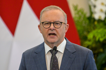 オーストラリアのアルバニージー首相=5月15日、インドネシア・ジャカルタ(AFP時事)