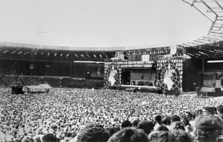 1985年7月、ロンドンで開かれた伝説の慈善コンサート「ライブ・エイド」(AFP時事)