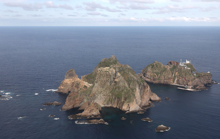 島根県竹島(韓国名・独島)=2021年9月(EPA時事)