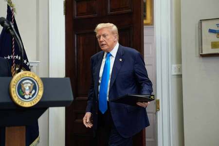 トランプ米大統領=30日、ワシントン(EPA時事)