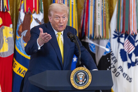 ７日、ワシントンで演説するトランプ米大統領（ＥＰＡ時事）