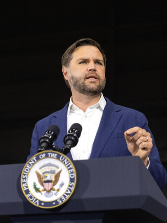 バンス米副大統領=7月28日、中西部オハイオ州カントン(AFP時事)
