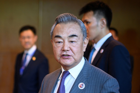 中国の王毅共産党政治局員兼外相＝７月１１日、マレーシア・クアラルンプール（ＡＦＰ時事）