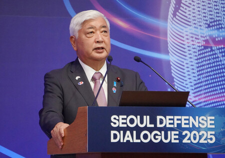 9日、ソウルで講演する中谷元防衛相