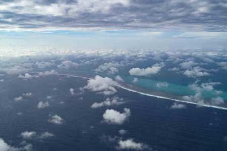 南シナ海のスカボロー礁=2月18日(AFP時事)