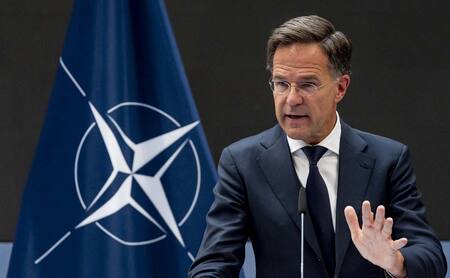 北大西洋条約機構(NATO)のルッテ事務総長=4日、プラハ(EPA時事)