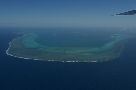 南シナ海のスカボロー礁（中国名・黄岩島）＝２０２４年２月（ＡＦＰ時事）