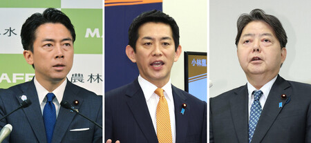 自民党総裁選に出馬の意向を表明した（写真右から）林芳正官房長官、小林鷹之元経済安全保障担当相、小泉進次郎農林水産相＝１６日、東京都内