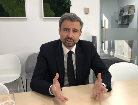 インタビューに答える国際農業開発基金（ＩＦＡＤ）のアルバロ・ラリオ総裁＝２３日、ニューヨーク