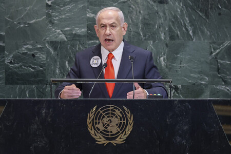 26日、ニューヨークで国連総会の一般討論演説を行うイスラエルのネタニヤフ首相(EPA時事)