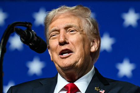 トランプ米大統領=9月30日、米南部バージニア州クアンティコ(AFP時事)