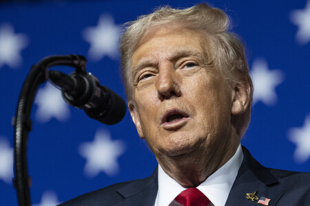 トランプ米大統領=9月30日、米南部バージニア州クアンティコ(AFP時事)