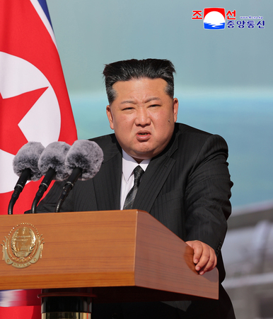 北朝鮮の金正恩朝鮮労働党総書記=4日、平壌(朝鮮通信・時事)