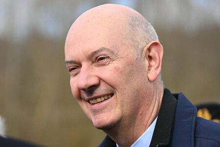 フランスの新内閣で経済・財務相に任命されたロラン・レスキュール元産業担当相=2024年2月、パリ郊外(AFP時事)