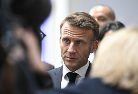 フランスのマクロン大統領=3日、ドイツ南西部ザールブリュッケン(AFP時事)