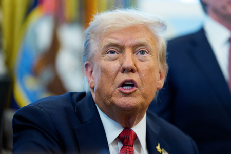 トランプ米大統領=6日、ワシントン(EPA時事)