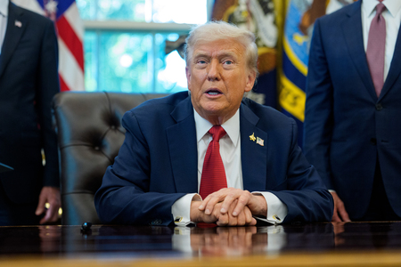 トランプ米大統領=6日、ワシントン(EPA時事)