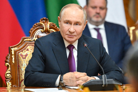 ロシアのプーチン大統領=9日、タジキスタンの首都ドゥシャンベ(AFP時事)